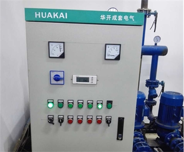 安裝，調(diào)試中的換熱機組電器柜
